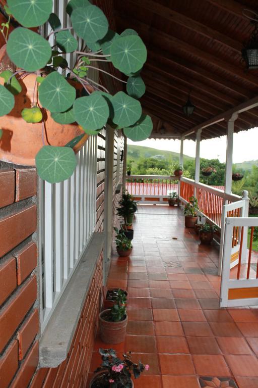 フィランディア La Gaviota Bnb Bed & Breakfast エクステリア 写真