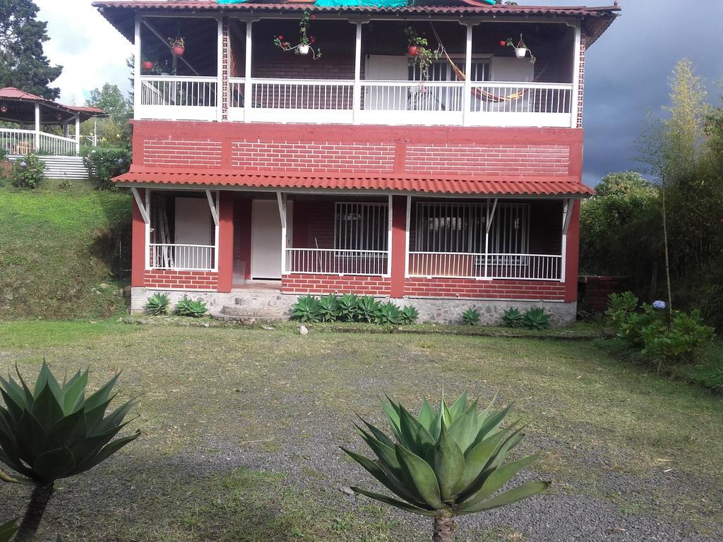 フィランディア La Gaviota Bnb Bed & Breakfast エクステリア 写真